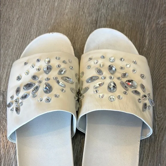 Tory Burch White Floral rhinestones Sandals leather up uppers and inside - Picture 6 of 7